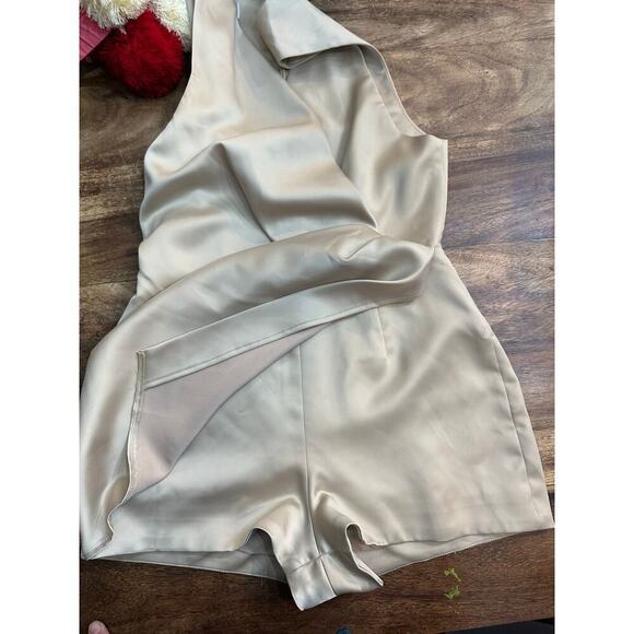House Of London Tan Cream V-Neckline Sleeveless Romper Size Small - Picture 13 of 16